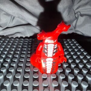 Fangtom Minifiguree